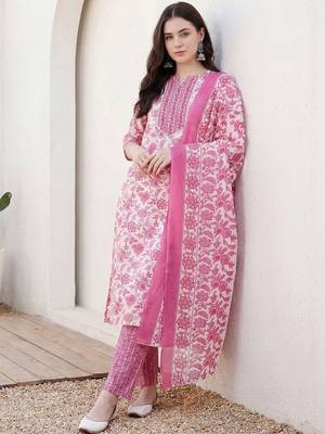 Women Floral Printed Regular Beads and Stones Kurta with Trousers & With Dupatta 5