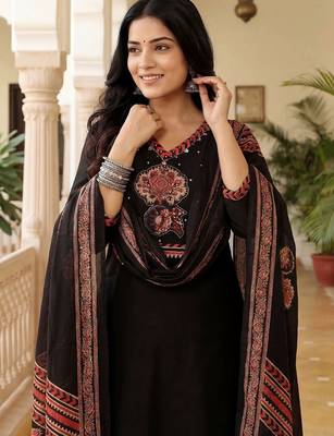 Women Ethnic Motifs Printed Regular Mirror Work Pure Cotton Kurta with Trousers & With Dupatta 3