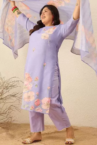 Plus Size Floral Printed Regular Kurta with Trousers & With Dupatta