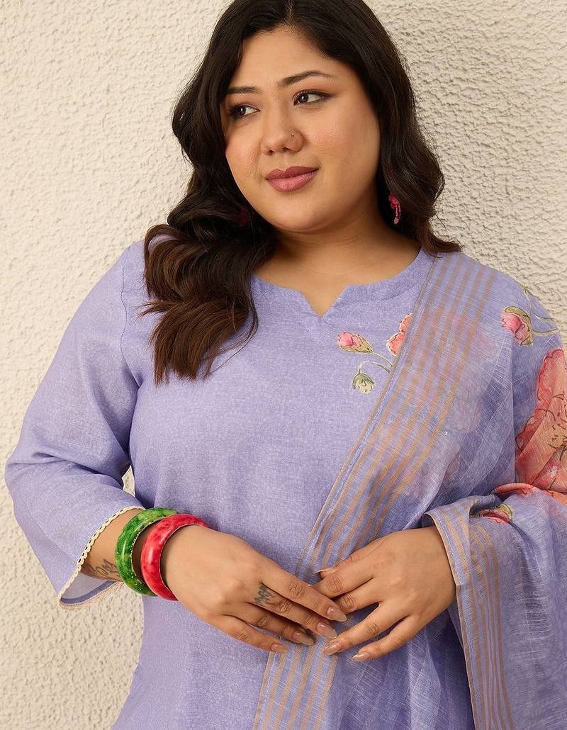 Plus Size Floral Printed Regular Kurta with Trousers & With Dupatta