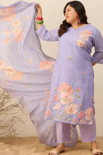 Plus Size Floral Printed Regular Kurta with Trousers & With Dupatta