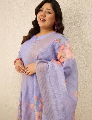 Plus Size Floral Printed Regular Kurta with Trousers & With Dupatta 6