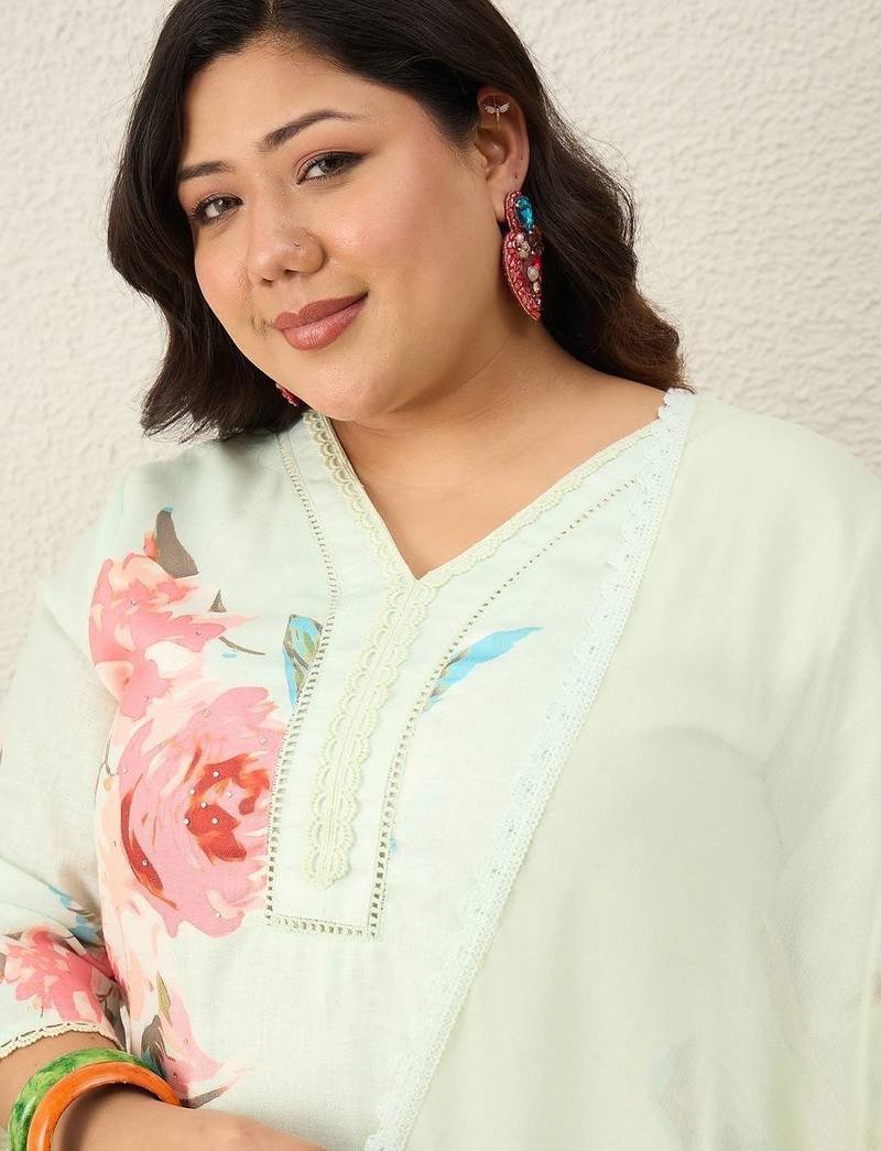 Plus Size Floral Printed Regular Kurta with Trousers & With Dupatta