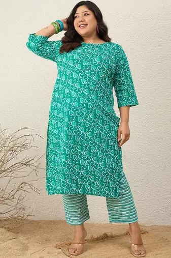 Plus Size Motifs Printed Regular Kurta with Trousers & With Dupatta