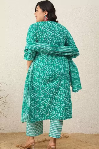 Plus Size Motifs Printed Regular Kurta with Trousers & With Dupatta