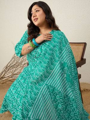 Plus Size Motifs Printed Regular Kurta with Trousers & With Dupatta 7