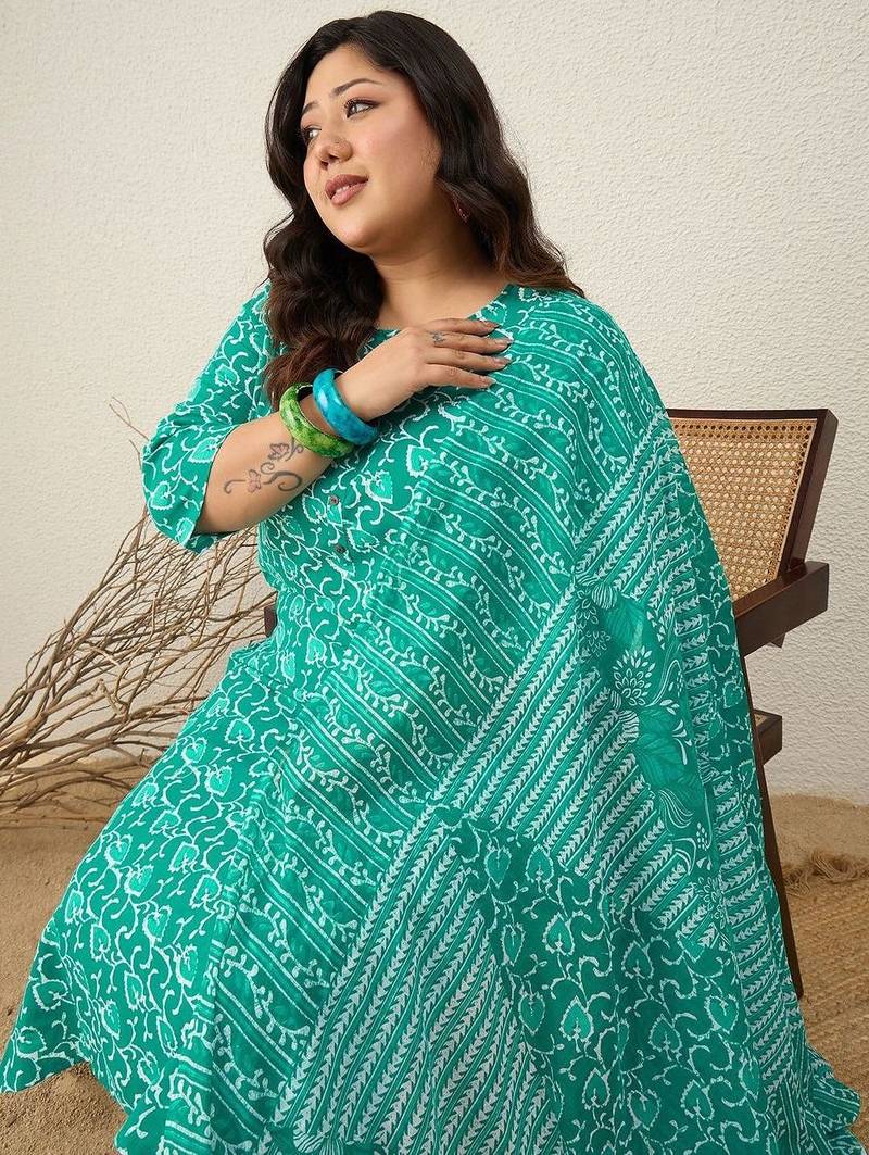 Plus Size Motifs Printed Regular Kurta with Trousers & With Dupatta