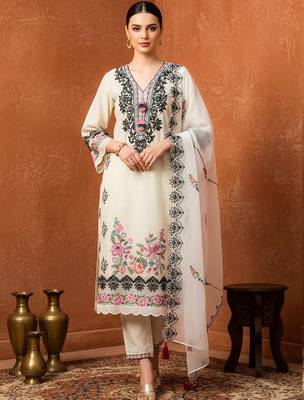 Women Floral Embroidered Regular Thread Work Pure Cotton Kurta Set 1