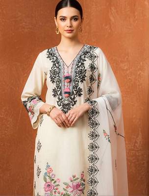 Women Floral Embroidered Regular Thread Work Pure Cotton Kurta Set 2