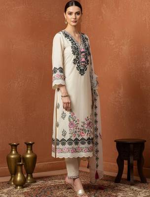 Women Floral Embroidered Regular Thread Work Pure Cotton Kurta Set 4