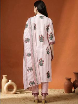 Women Printed Regular Pure Cotton Kurta with Trousers & With Dupatta 4
