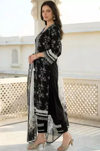 Women Floral Printed Regular Thread Work Pure Cotton Kurta with Trousers & With Dupatta