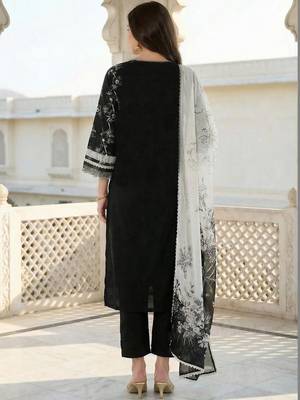 Women Floral Printed Regular Thread Work Pure Cotton Kurta with Trousers & With Dupatta 5