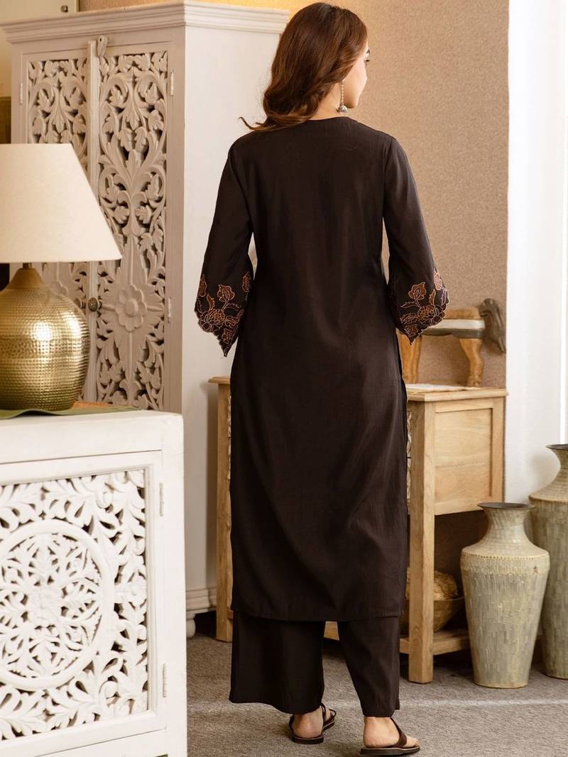 Women Floral Embroidered Regular Thread Work Kurta with Palazzos