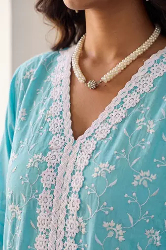 Women Ethnic Motifs Embroidered Regular Thread Work Pure Cotton Kurta with Trousers & With Dupatta