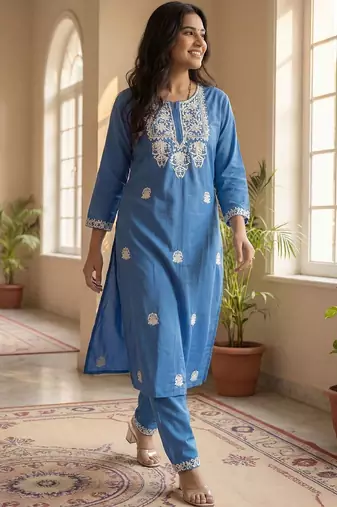 Women Ethnic Motifs Embroidered Regular Thread Work Kurta with Trousers