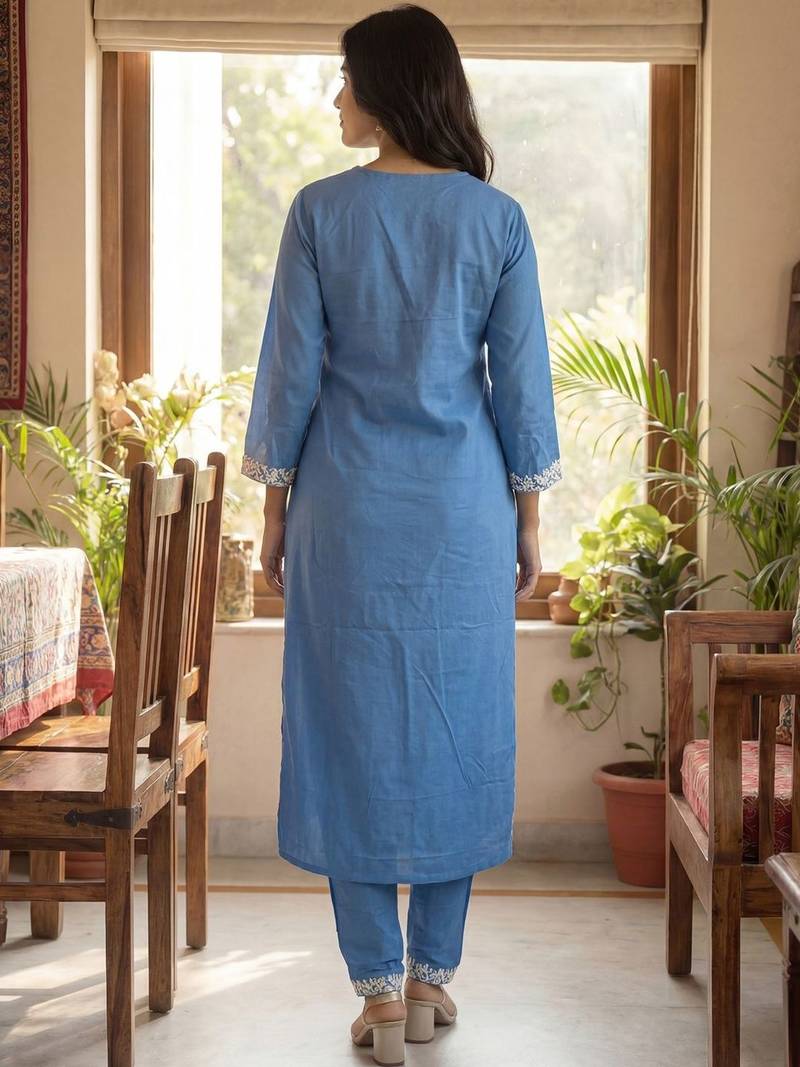 Women Ethnic Motifs Embroidered Regular Thread Work Kurta with Trousers