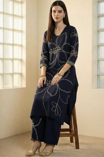 Women Ethnic Motifs Embroidered Regular Thread Work Kurta with Palazzos