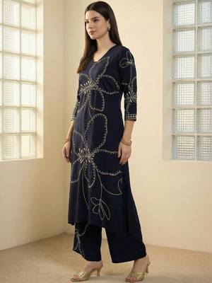 Women Floral Embroidered Regular Thread Work Kurta with Palazzos 1