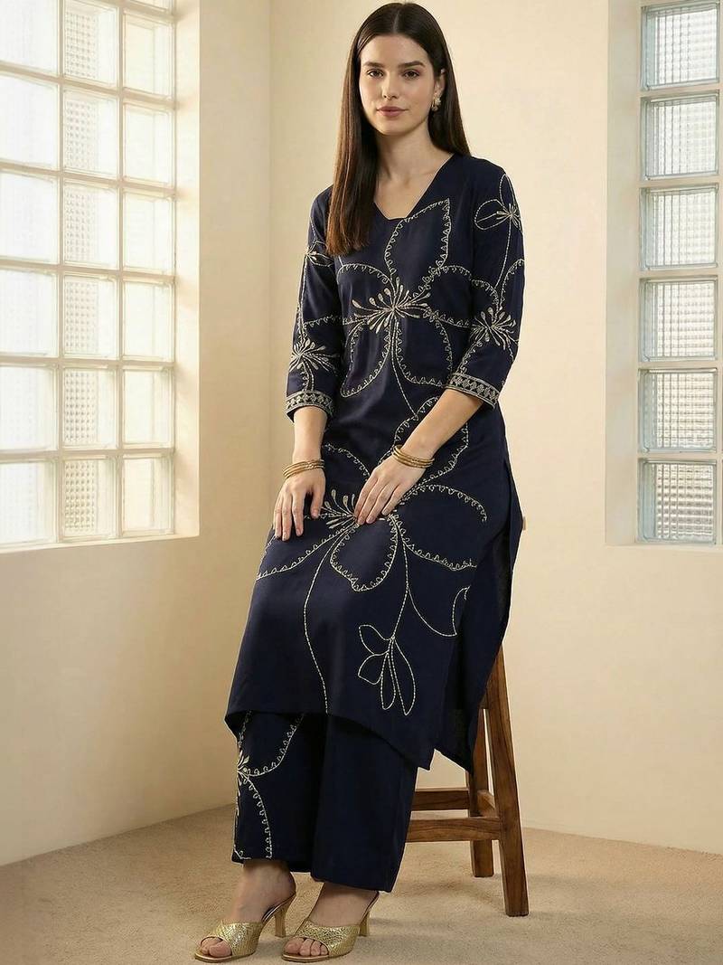 Women Floral Embroidered Regular Thread Work Kurta with Palazzos