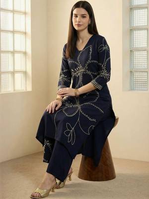 Women Floral Embroidered Regular Thread Work Kurta with Palazzos 3