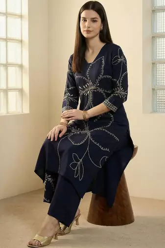 Women Floral Embroidered Regular Thread Work Kurta with Palazzos