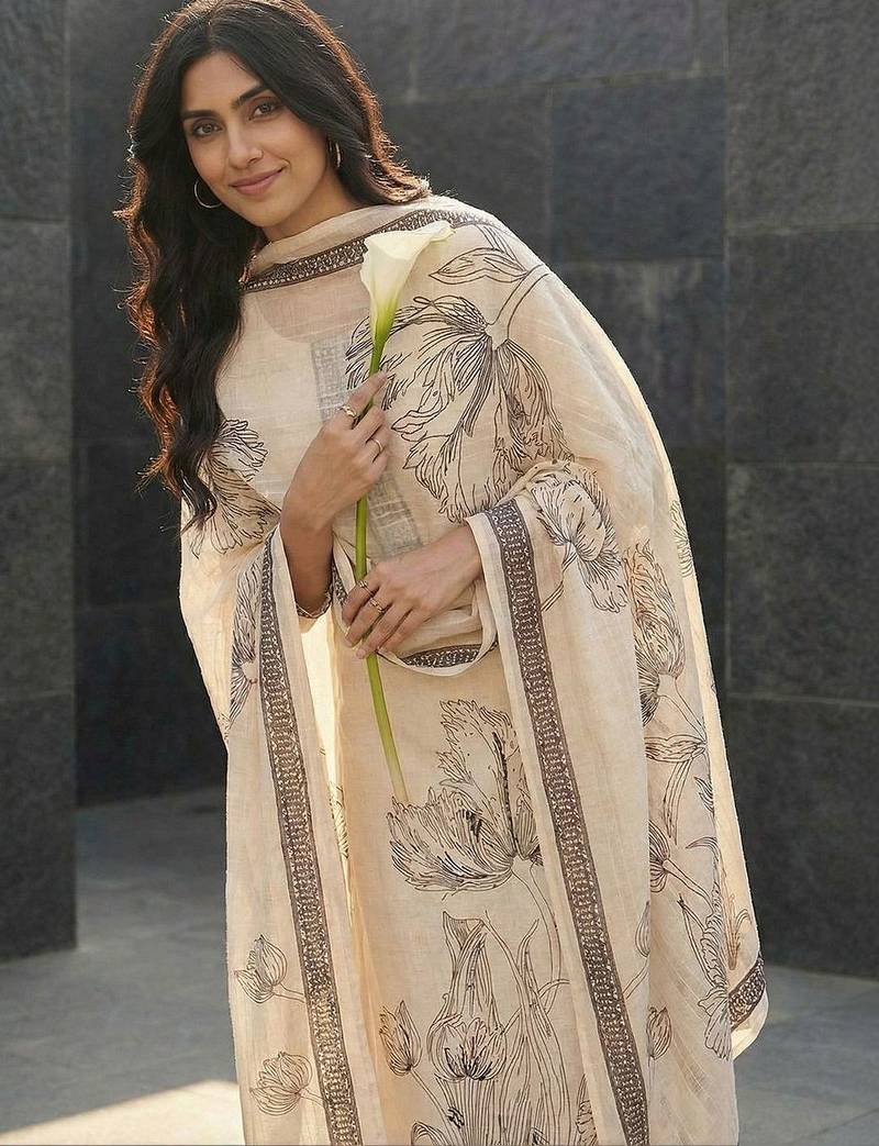 Women Floral Printed Regular Linen Kurta with Trousers & With Dupatta