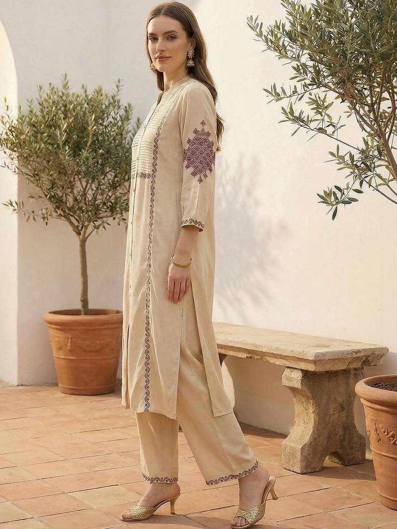 Women Ethnic Motifs Embroidered Regular Thread Work Kurta with Palazzos