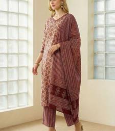 Women Floral Printed Regular Pure Cotton Kurta with Trousers & With Dupatta