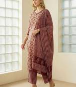 Women Floral Printed Regular Pure Cotton Kurta with Trousers & With Dupatta