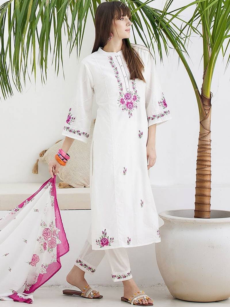 Women Floral Embroidered Regular Thread Work Pure Cotton Kurta with Trousers & With Dupatta