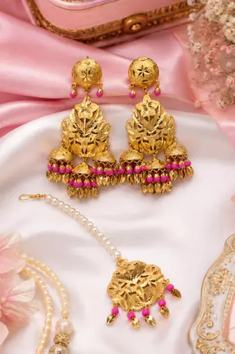Pink leaf work earrings tikka set
