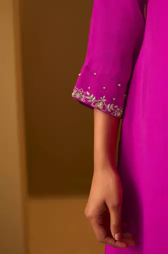 Women Floral Embroidered A-Line Kurta with Trousers