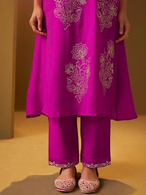 Women Floral Embroidered A-Line Kurta with Trousers 6