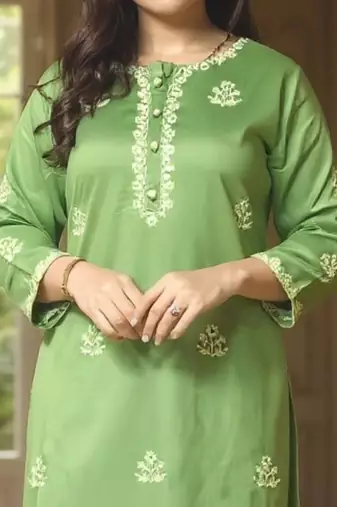 Women Ethnic Motifs Embroidered Kurta with Trousers