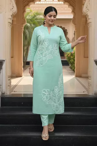 Floral Embroidered Thread Work Pure Cotton Kurta With Trousers