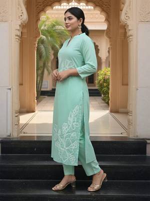 Floral Embroidered Thread Work Pure Cotton Kurta With Trousers 3