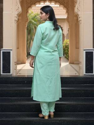 Floral Embroidered Thread Work Pure Cotton Kurta With Trousers 4