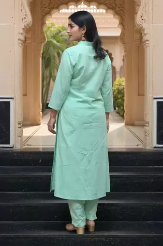 Floral Embroidered Thread Work Pure Cotton Kurta With Trousers