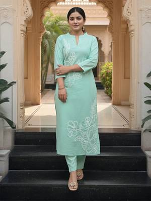 Floral Embroidered Thread Work Pure Cotton Kurta With Trousers 6
