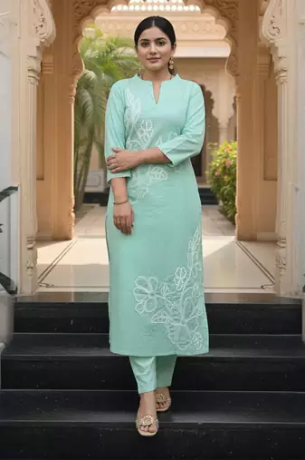 Floral Embroidered Thread Work Pure Cotton Kurta With Trousers