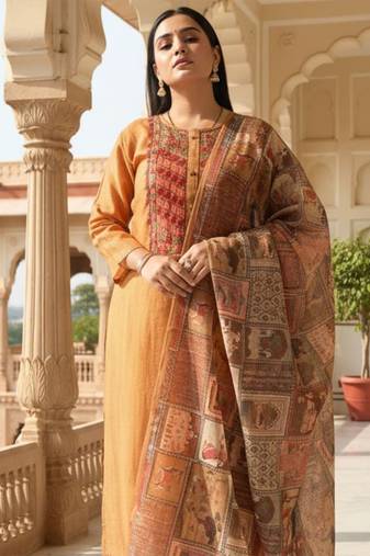 Women Ethnic Motifs Printed Kurta with Trousers & Dupatta