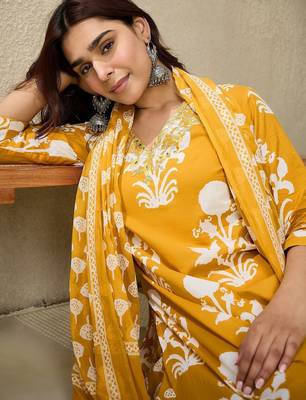 Floral Printed V-Neck Pure Cotton Straight Kurta With Trousers & Dupatta 3