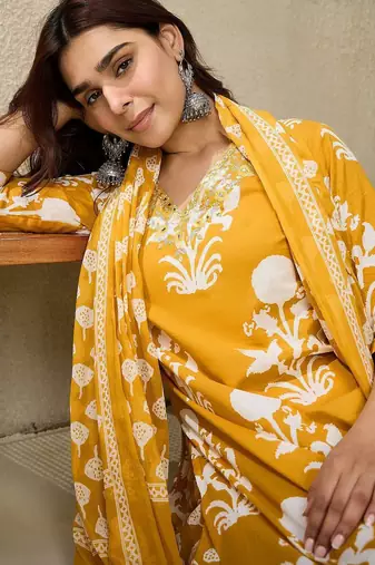 Floral Printed V-Neck Pure Cotton Straight Kurta With Trousers & Dupatta