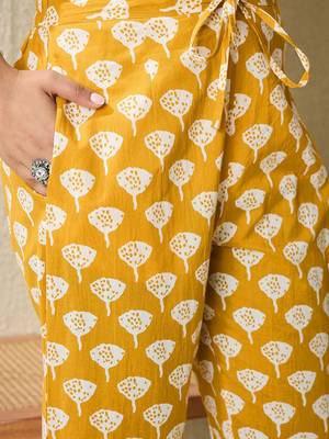 Floral Printed V-Neck Pure Cotton Straight Kurta With Trousers & Dupatta 4
