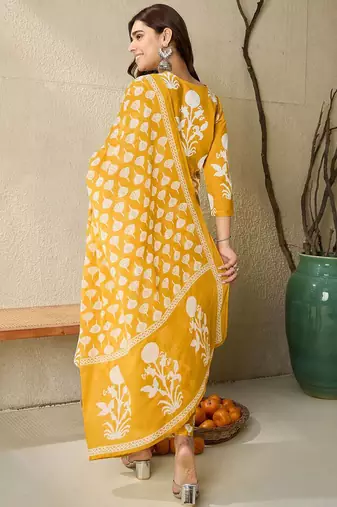 Floral Printed V-Neck Pure Cotton Straight Kurta With Trousers & Dupatta