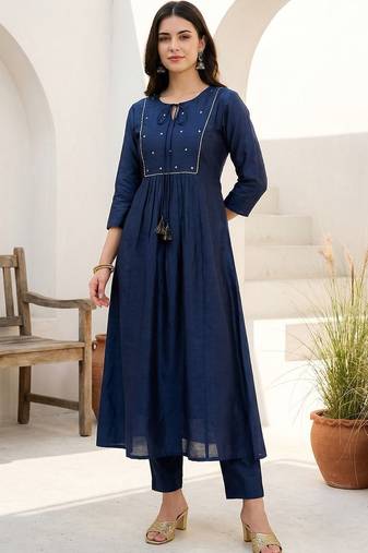 Women Regular Sequinned Liva Kurta with Trousers