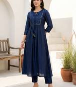 Women Regular Sequinned Liva Kurta with Trousers