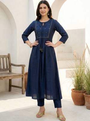 Women Regular Sequinned Liva Kurta with Trousers 2
