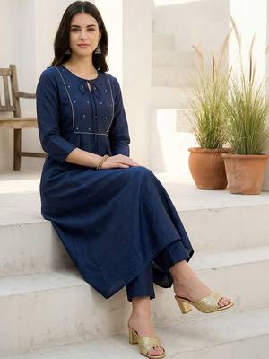 Women Regular Sequinned Liva Kurta with Trousers 3